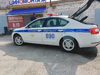Сотрудники ДПС спасли водителя на трассе Белово — Барнаул
